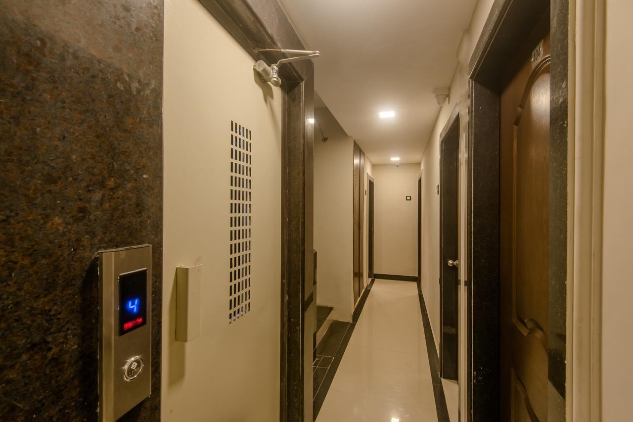 Oyo 9748 Hotel Girgaon Palace Bombay Extérieur photo