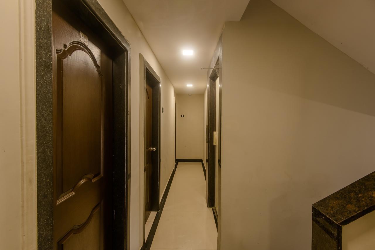 Oyo 9748 Hotel Girgaon Palace Bombay Extérieur photo