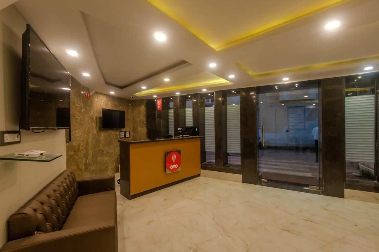 Oyo 9748 Hotel Girgaon Palace Bombay Extérieur photo