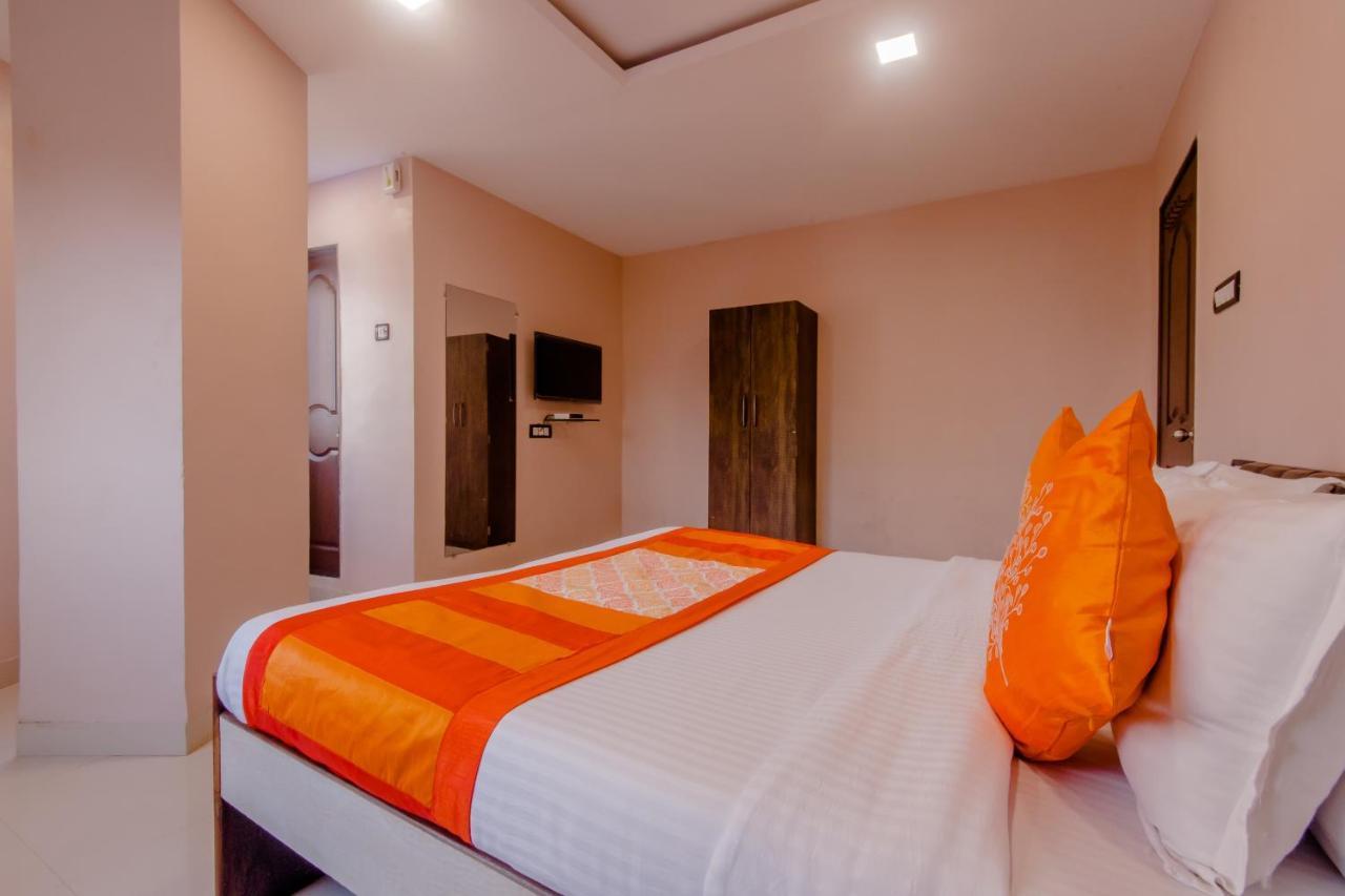 Oyo 9748 Hotel Girgaon Palace Bombay Extérieur photo