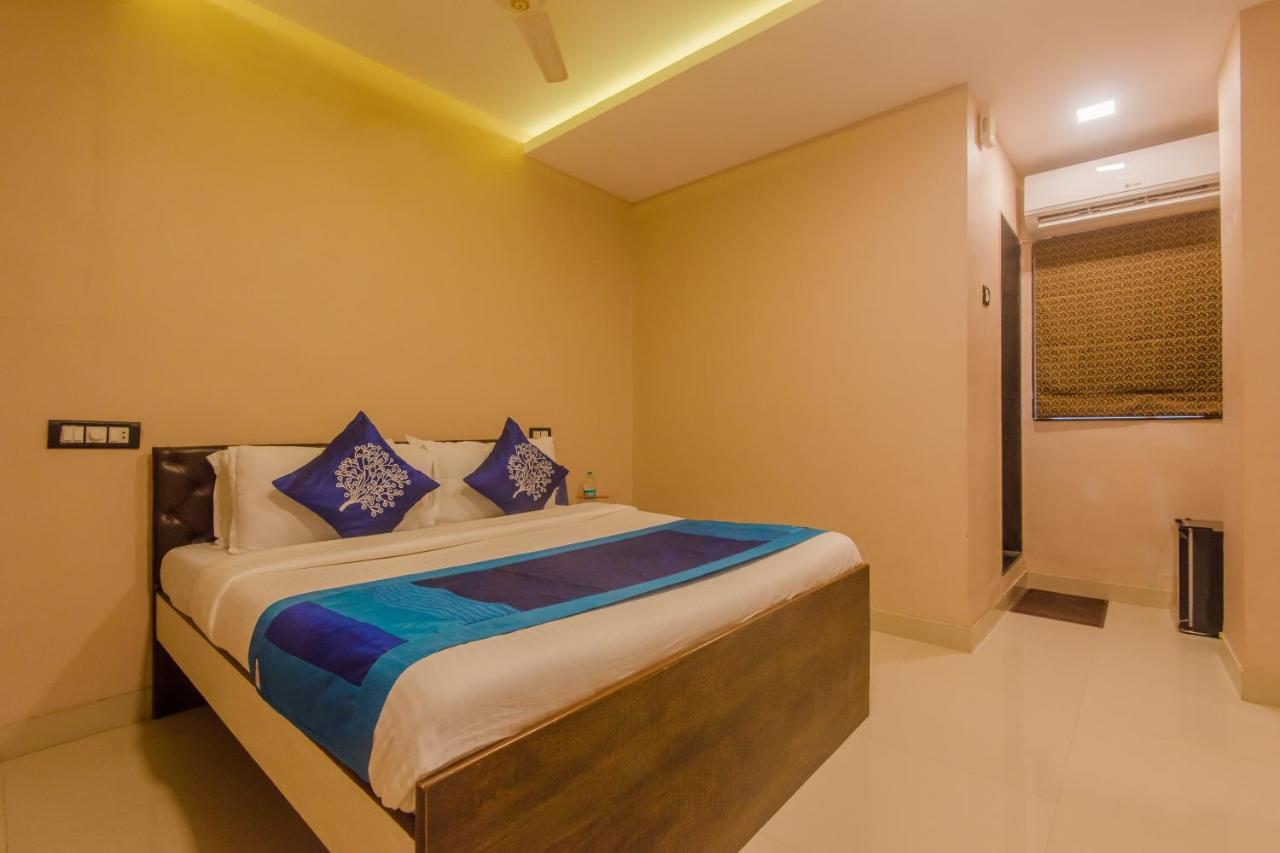 Oyo 9748 Hotel Girgaon Palace Bombay Extérieur photo